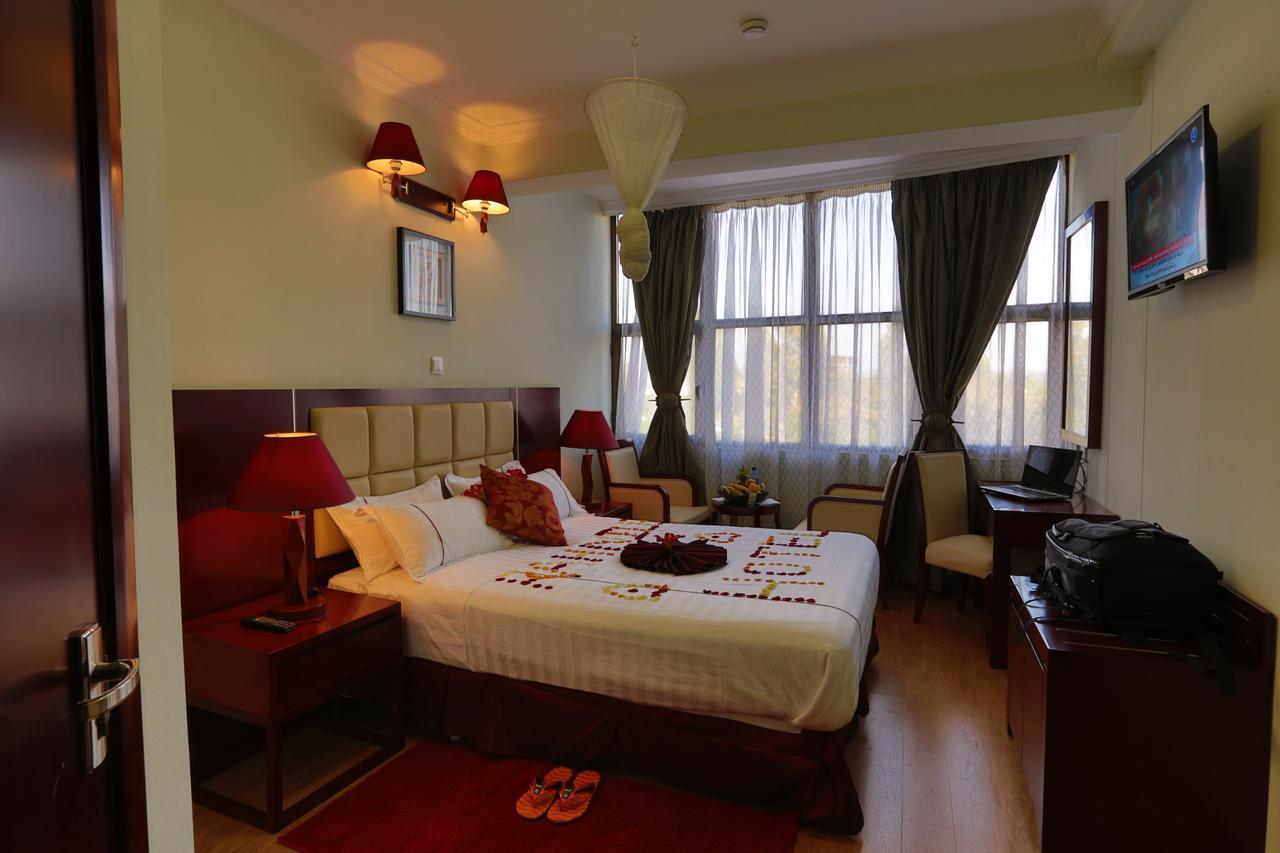 Rahnile Hotel Bahir Dar Exterior photo